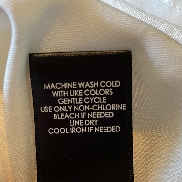 TORRID WHITE SHORT SLEEVE CASUAL TUNIC - Picture 8 of 8